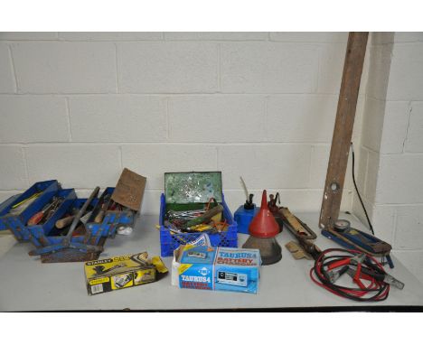A METAL CANTILEVER TOOLBOX, and a tray containing hand tools including a Stanley SB3 wood plane, chisels, spanner, a battery 