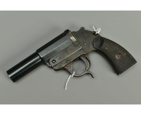 A 27MM GERMAN 'LKEUCHTPISTOLE 34', WWII flare pistol serial number 2045C, bearing the German arsenal mark duv42, indicating i