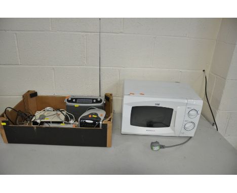 A DAEWOO MICROWAVE, a Roberts Classic 929 radio, a Roberts CR9986 mini hi fi, a Phillips alarm clock and an unbranded digital