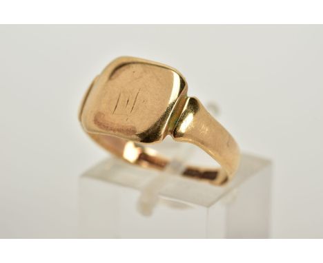 A GOLD SIGNET RING, square shaped head, initials engraved (very worn), ring size R, stamped '9c', approximate gross weight 3.