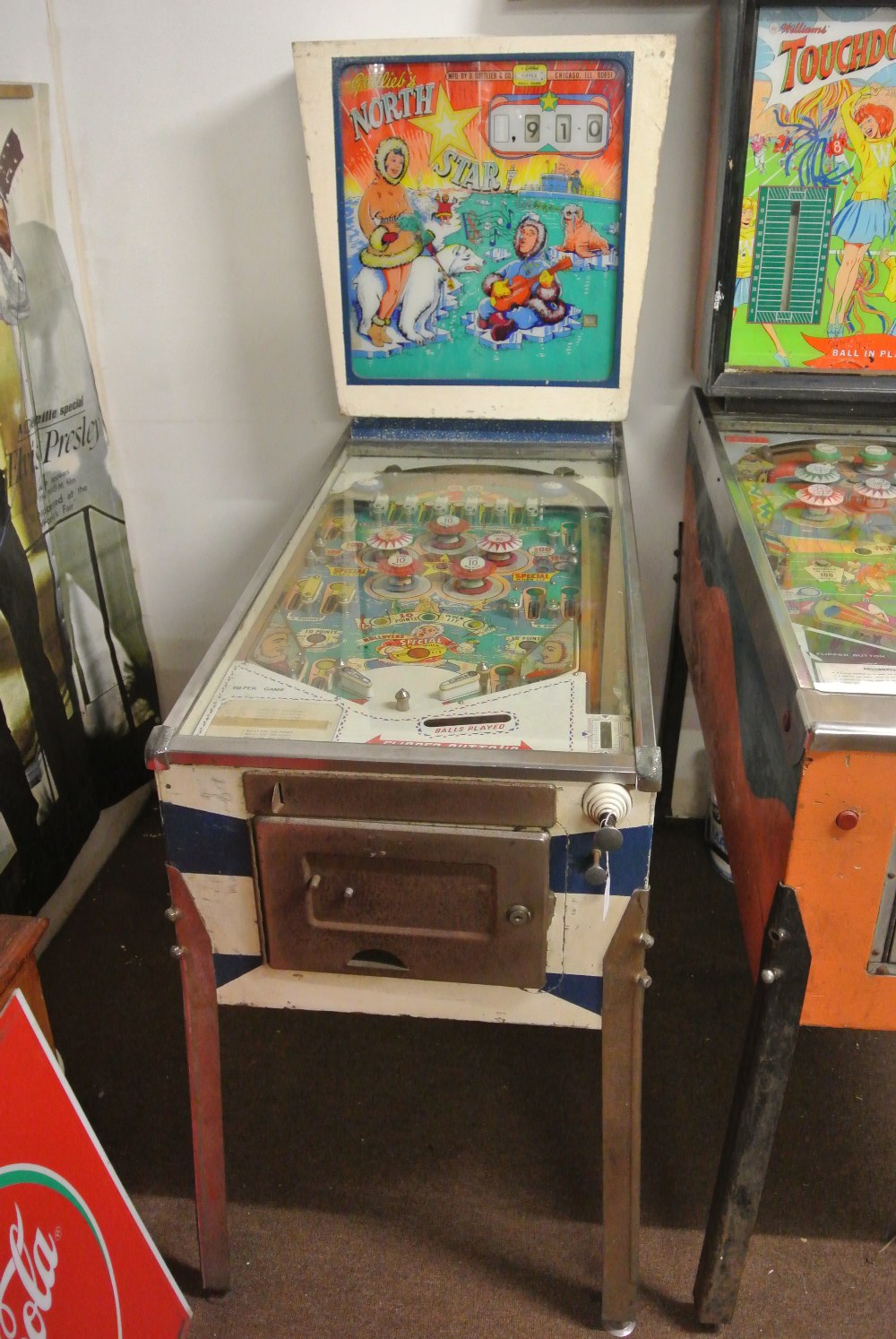 COLLECTABLES A vintage 1964 Gottlieb 'North Star' pinball machine, in