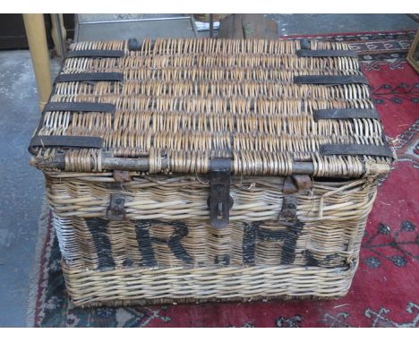 VINTAGE WICKER TRAVEL TRUNK 