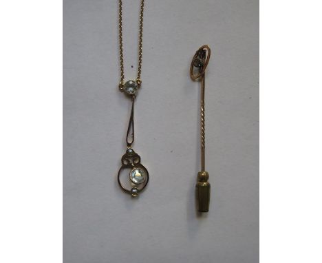 9ct GOLD DROP PENDANT ON 9ct GOLD CHAIN AND STICK PIN 