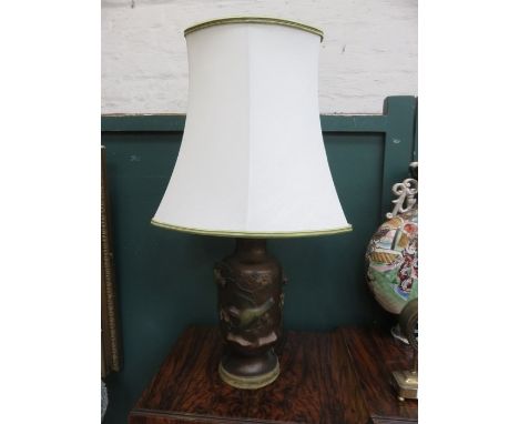 RELIEF DECORATED CERAMIC TABLE LAMP