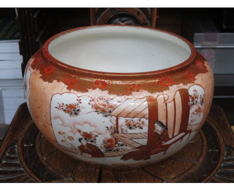 ORIENTAL HANDPAINTED AND GILDED CERAMIC PLANTER 