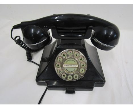 A vintage style telephone