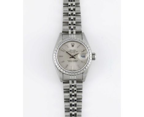 A LADIES STAINLESS STEEL ROLEX OYSTER PERPETUAL DATE BRACELET WATCHCIRCA 2000, REF. 79240 Movement: 31J, automatic chronomete