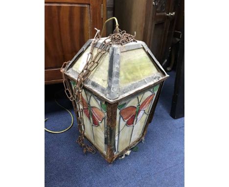 LEADED GLASS STREET LAMP