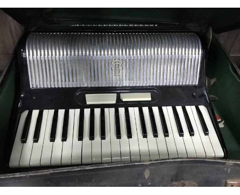 BLACK ACCORDION IN CASE