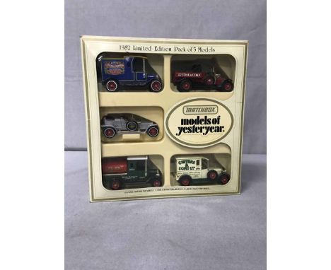 COLLECTION OF VINTAGE AND LATER MODEL CARS AND OTHER VEHICLESincluding Dinky, Corgi and Matchbox