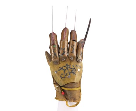 NIGHTMARE ON ELM STREET 5, A: THE DREAM CHILD (1989) - Freddy Krueger's (Robert Englund) Bloodied Razor-Claw Glove - Freddy K