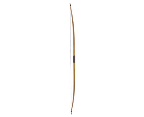 ROBIN HOOD: PRINCE OF THIEVES (1991) - Robin Hood's (Kevin Costner) Screen-Matched Longbow and Arrow - Robin Hood's (Kevin Co
