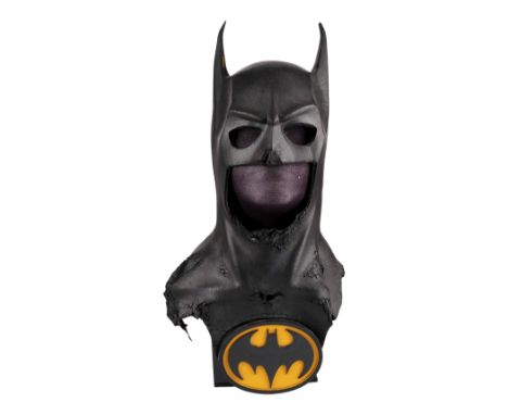 BATMAN RETURNS (1992) - Batman's (Michael Keaton) Batsuit Cowl with Chest Emblem Replica - Batman's (Michael Keaton) Batsuit 