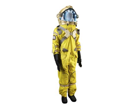 OUTLAND (1981) - Tarlow's (John Ratzenberger) Light-Up Space Suit Costume and Oxygen Pack - Tarlow's (John Ratzenberger) ligh