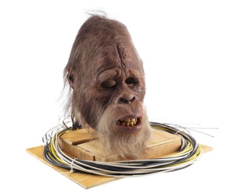 HARRY AND THE HENDERSONS (1987) - Cable-Controlled Harry Mask - A cable-controlled Harry mask from William Dear's Harry and t