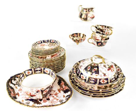 A quantity of Royal Crown Derby 2451 Imari pattern tableware to include cups, saucers, side plates, etc, also a small quantit
