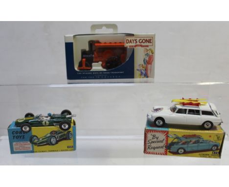 Corgi; two boxed model vehicles, 155 Lotus-Climax Formula One Racing Car and 475 Citroen Safari Corgi Ski Club and a Days Gon