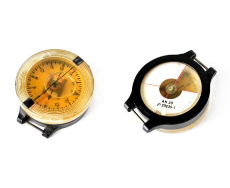 A WWII German Luftwaffe airman/aircrew's wrist compass, marked AK39, FI 23235-1, serial number 3853468, water filled, clear d