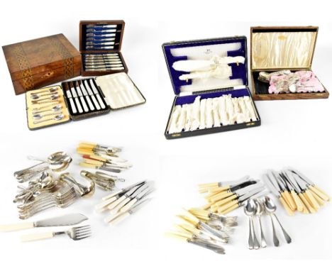 Boxed cutlery sets including a 1940s Walker and Hall fish knife and fork set (unused), an oak-cased twelve-piece knife and fo