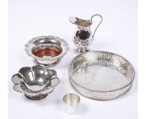 A small quantity of miscellaneous silver and plated wares including an open silver bowl on pedestal foot 142 grams, together 