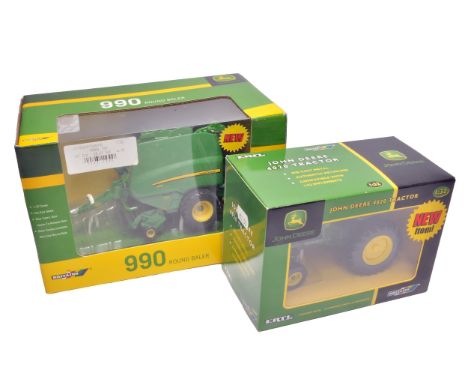 Britains duo 1/32 farm model issues comprising John Deere 4020 Tractor (15609) plus John Deere Round Baler (42784), excellent