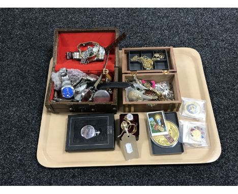 A tray containing a rolled gold pendant and rings, assorted costume jewellery, a gents wristwatch, an Atlas glory of steam po