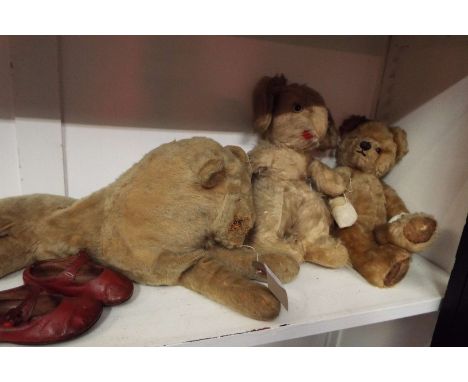 A pre-1950s Chad Valley plush blonde teddy bear, a pre-1950s Chilton Hygenic Toy plush blonde rabbit together with an early 2