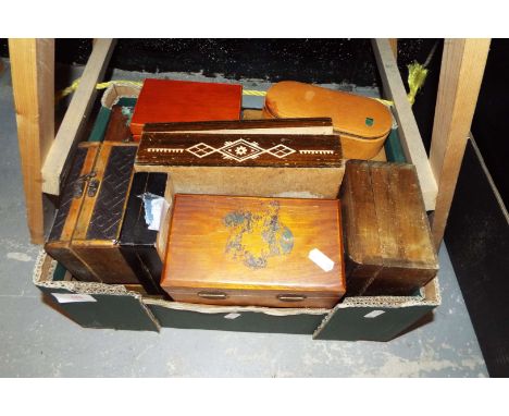 A quantity of vintage and modern wooden boxes to include jewellery, advertising, inlaid and hand-painted examples