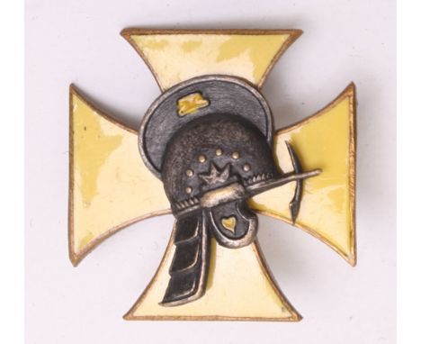 WW2 1st Reconnaissance Regiment Breast Badge, two piece example with yellow cross and armoured helmet to the centre. Reverse 