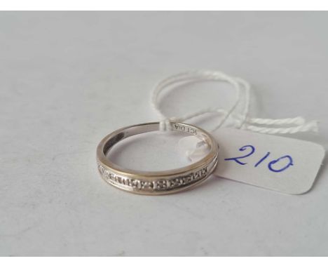A diamond half eternity ring 9ct size P – 1.7 gms 