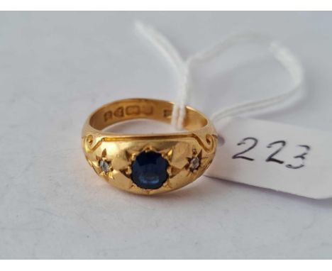 A THREE STONE SAPPHIRE AND DIAMOND GYPSY SET RING 18CT GOLD SIZE J – 5.8 GMS 