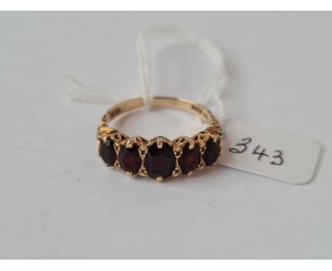 A ornate five stone garnet ring 9ct size S – 3.8 gms 