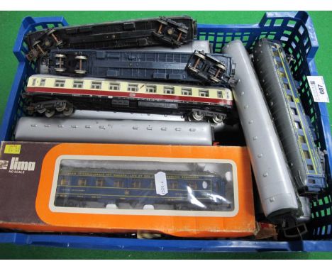 Thirteen "HO" Gauge Continental Outline Unboxed Coaches, by Lima, Fleischmann, etc, DB Rail and Compagnia International examp