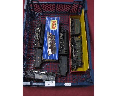Five Hornby Dublo "OO" Gauge/4mm Steam Locomotive - U/T, Ref No. 2220 Two Rail "Denbigh Castle" BR green R/No. 7032 (playworn