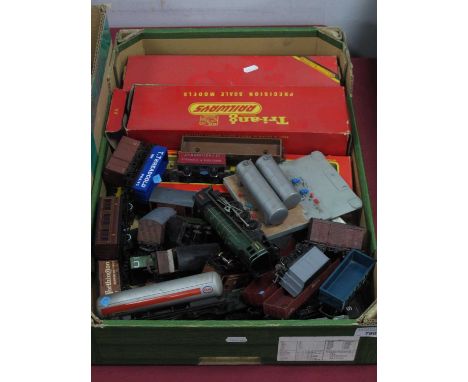 A Hornby "OO" Gauge 4-6-2 Britannia Locomotive and Tender, R/No. 70000, BR green; together with a quantity of rolling stock, 