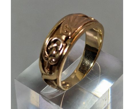 9ct yellow and rose gold Clogau Celtic design ring, in Clogau box with COA. 6.3g approx. Size Q1/2. (B.P. 21% + VAT)