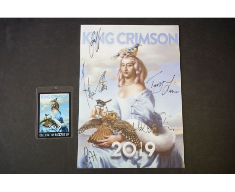 Music memorabilia / Signed - Prog Rock - King Crimson - Fully signed 2019 programme hand signed by all the members including 