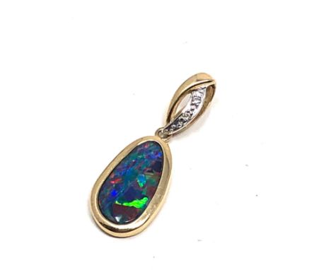 14ct Gold Opal Doublet &amp; Diamond Pendant (1.3g)