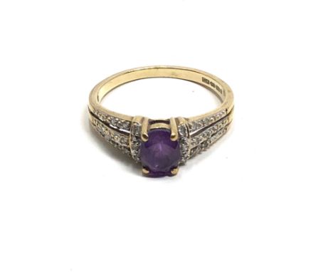 9ct gold vintage diamond and amethyst dress ring (3.2g)