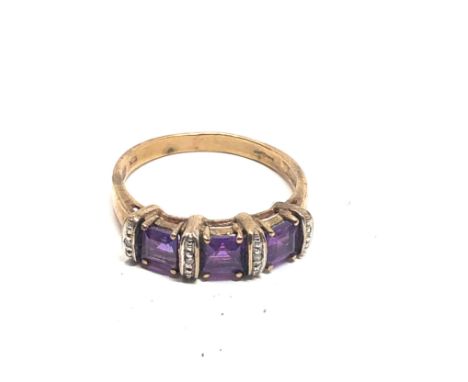 9ct gold vintage amethyst and diamond dress ring (2.7g)