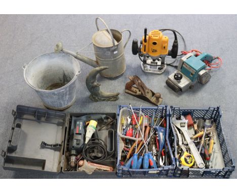 A Bosch power drill, cased; a Makito electric sander; &amp; various other tools &amp; accessories. 