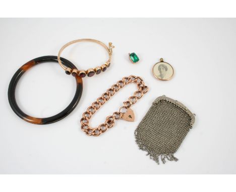 A QUANTITY OF JEWELLERY including a 9ct. gold curb link bracelet, with padlock clasp, 13.8 grams, a garnet and gold half hing