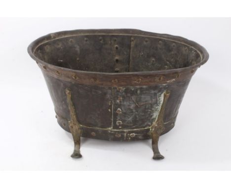 Late 19th / early 20th century copper and brass coal bucket in the manner of the Birmingham Guild of Handicrafts, of oval out