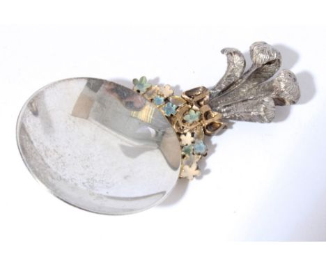 Contemporary Stuart Devlin silver caddy spoon with Prince of Wales feathers, handle decorated with enamelled flowers commemor