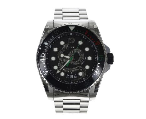Gucci Dive stainless steel gentleman's wristwatch, reference no. 136.2, black dial with serpent, black rotating bezel, Gucci 