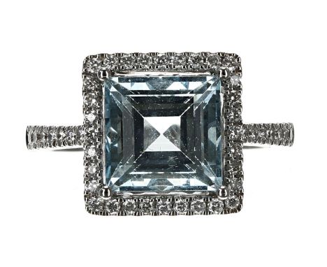 Modern 18ct white gold aquamarine and diamond dress ring with set shoulders, princess-cut aquamarine 3.10ct approx, width 13m