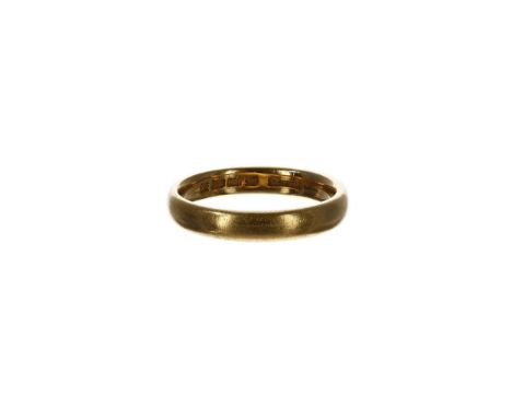 22ct yellow gold wedding band ring, 5.6gm, width 3.5mm, ring size O/P 