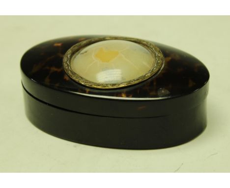 A 19th century tortoiseshell oval snuff box, push-fitting cover, 8cm wide 