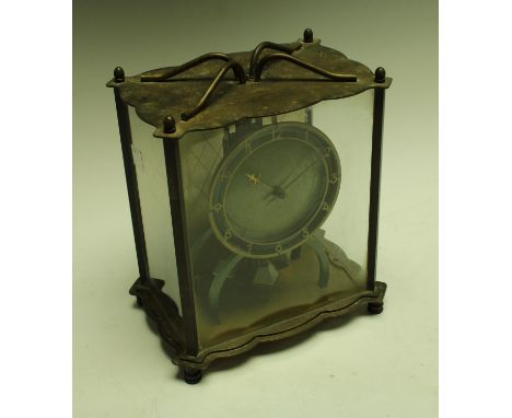 An 'Atmos' type perpetual mantel clock