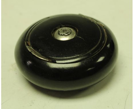 A 19th century bun shaped turned ebony snuff box with hinged cover, 5.5cm diameter, c.1850
